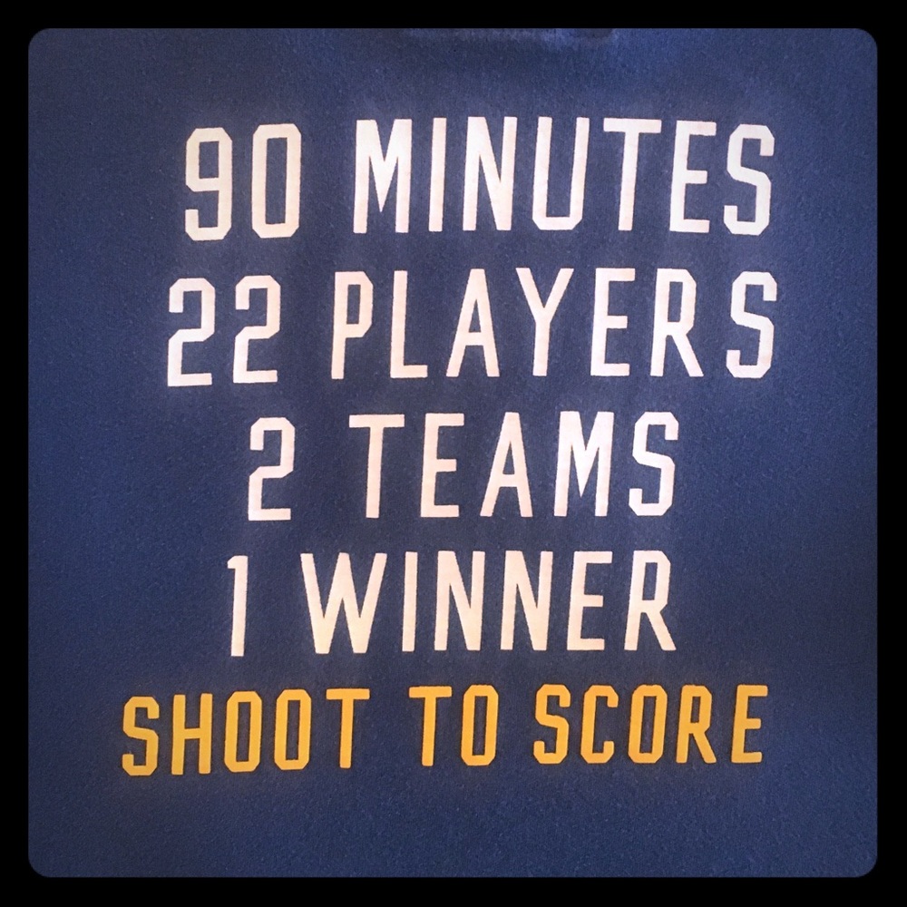 ⚽️NEW PRICE⚽️ABERCROMBIE SOCCER GRAPHIC T-SHIRT XL